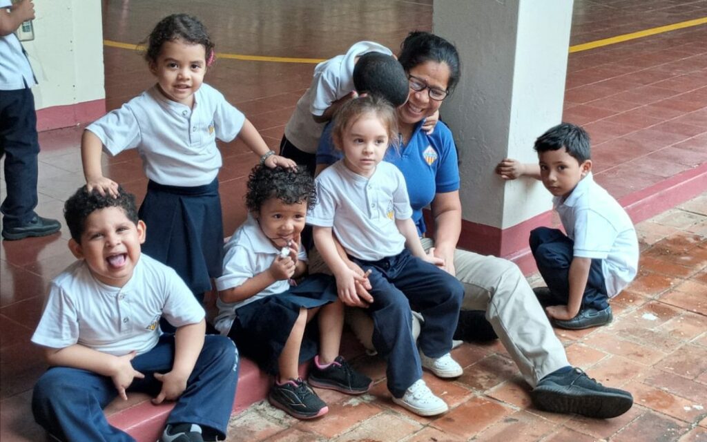 Una scuola immersa nella natura – SCUOLA CALASANZIO. MANAGUA (NICARAGUA)